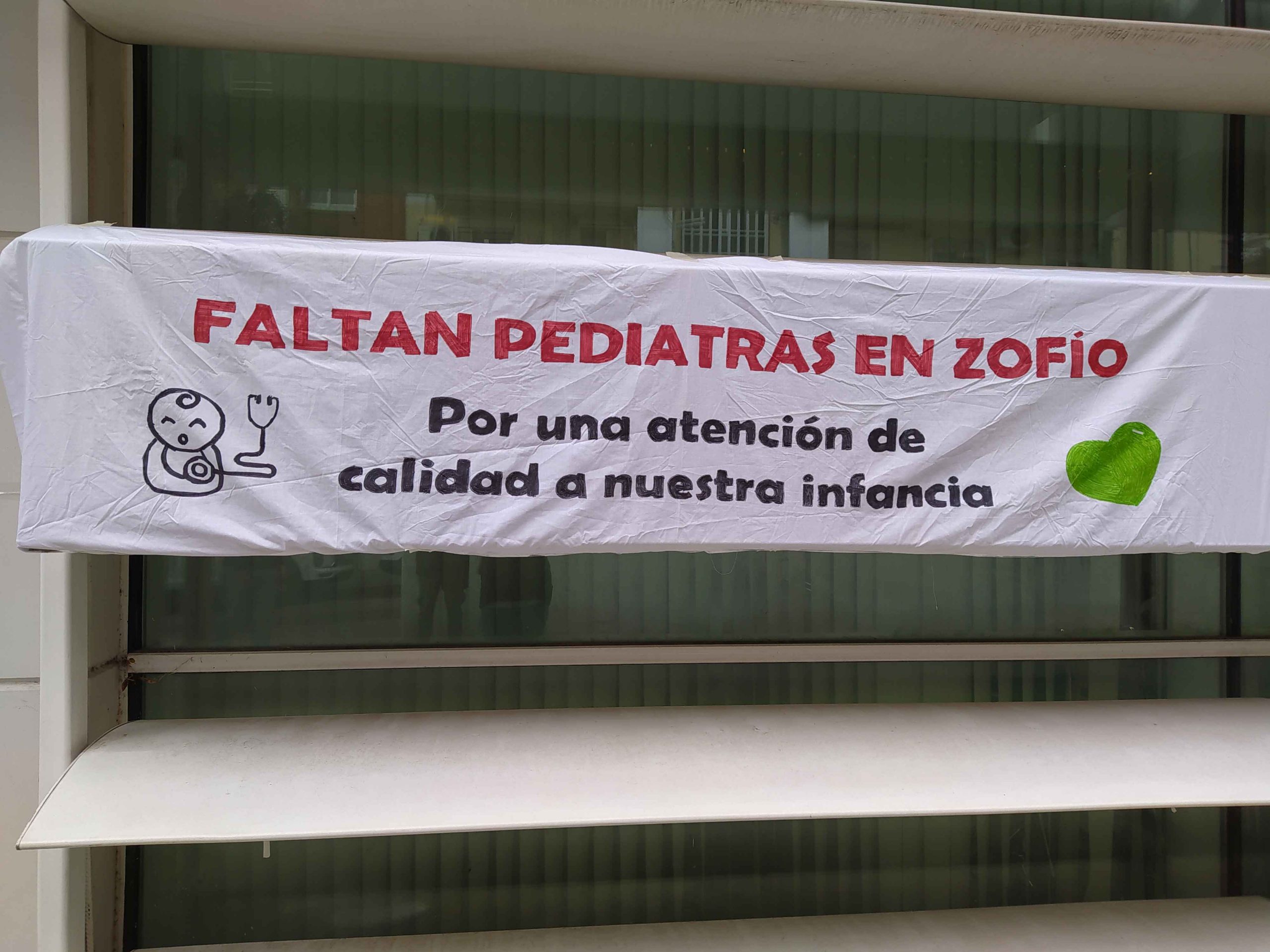 FALTAN PEDIATRAS